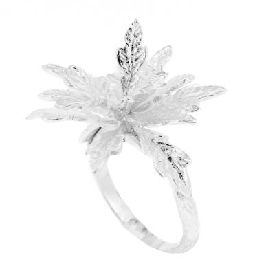 Kitten Ponsettia Flower Ring