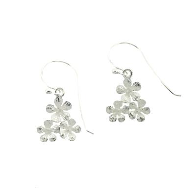 Kitten Three Flower Garland Earrings 